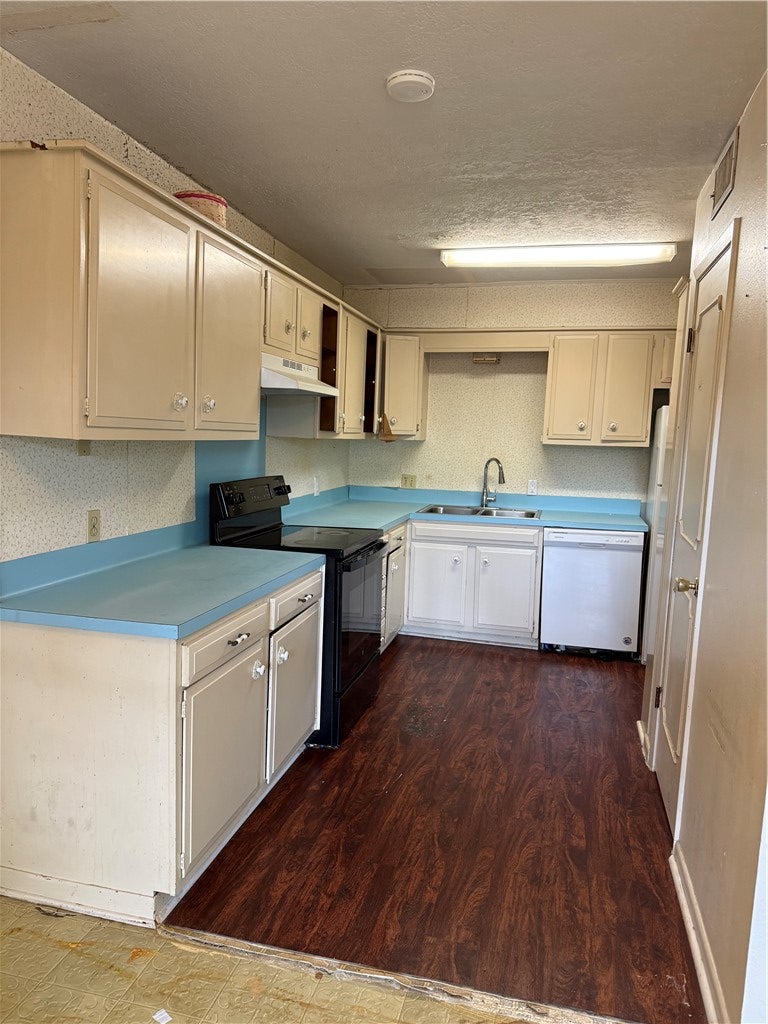 Photo of 3828 Plainsman Lane, Bryan, TX 77802 (MLS # 26012214)