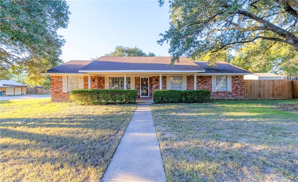 Photo of 1205 Felder Street, Navasota, TX 77868 (MLS # 25011759)
