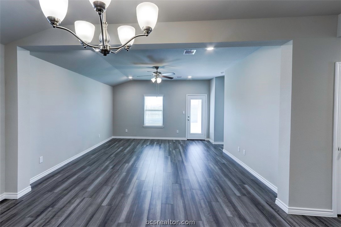 College Station, Texas 77845, United States, 3 Bedrooms Bedrooms, ,2 BathroomsBathrooms,Residential,Pending,54050