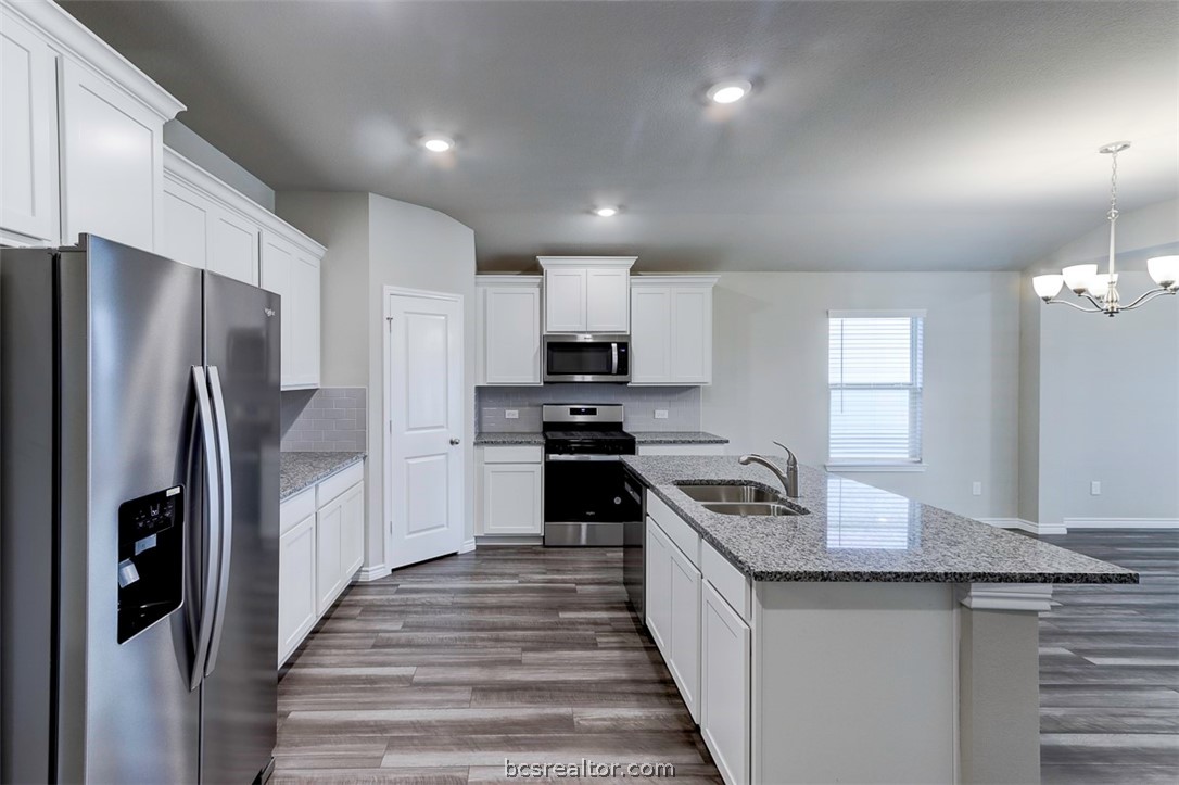 College Station, Texas 77845, United States, 3 Bedrooms Bedrooms, ,2 BathroomsBathrooms,Residential,Pending,54050