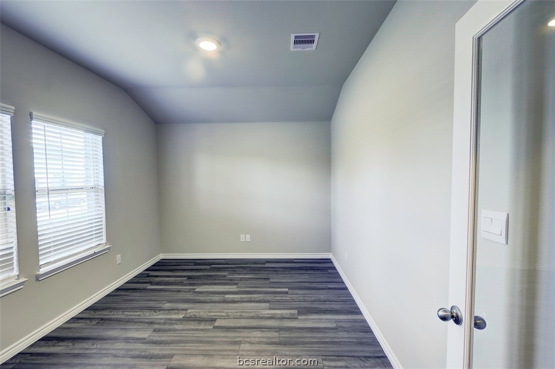 College Station, Texas 77845, United States, 3 Bedrooms Bedrooms, ,2 BathroomsBathrooms,Residential,Pending,54050