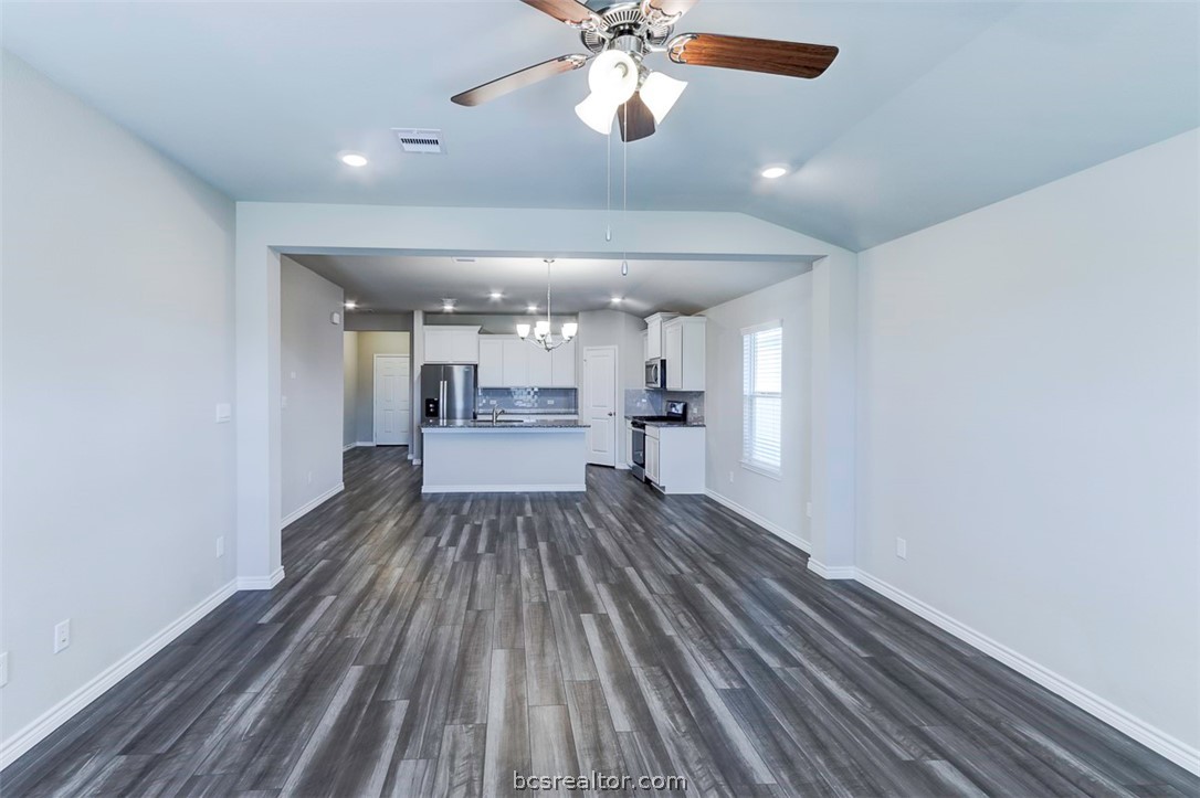 College Station, Texas 77845, United States, 3 Bedrooms Bedrooms, ,2 BathroomsBathrooms,Residential,Pending,54050