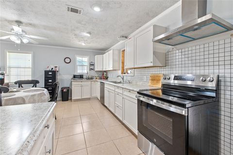 Tiny photo for 1407 W 6th Street, Caldwell, TX 77836 (MLS # 26001364)