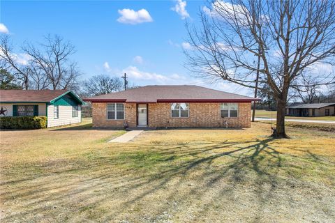 Photo of 1407 W 6th Street, Caldwell, TX 77836 (MLS # 26001364)