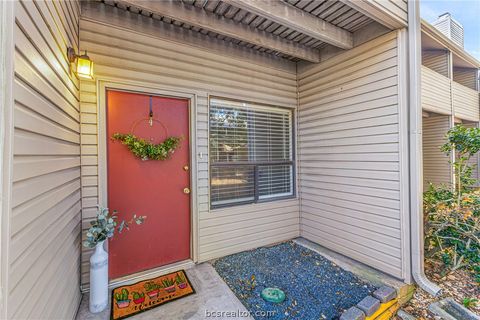 Tiny photo for 1902 Dartmouth Street #L4, College Station, TX 77840 (MLS # 26006563)