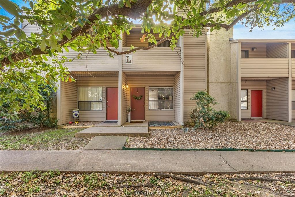 Photo of 1902 Dartmouth Street #L4, College Station, TX 77840 (MLS # 26006563)