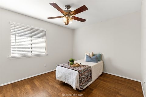 Tiny photo for 1902 Dartmouth Street #L4, College Station, TX 77840 (MLS # 26006563)