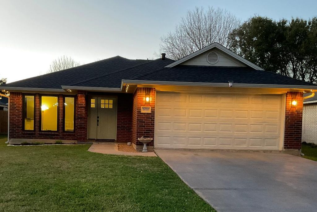 Photo of 1430 Cedarcrest Lane, Bryan, TX 77803 (MLS # 26002316)