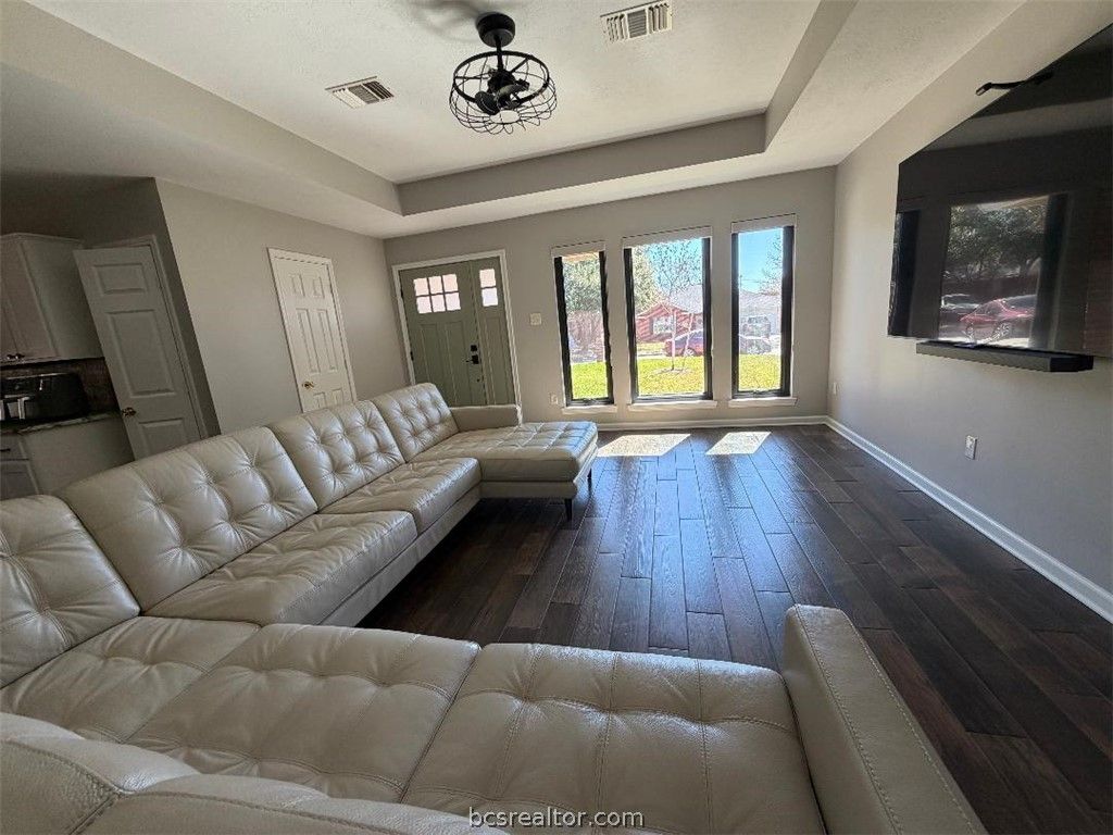 Photo of 1430 Cedarcrest Lane, Bryan, TX 77803 (MLS # 26002316)