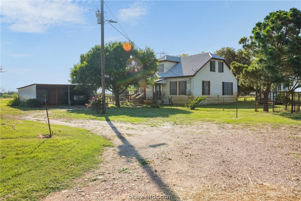 Photo of 1546 County Road 203, Paige, TX 78659 (MLS # 26007438)