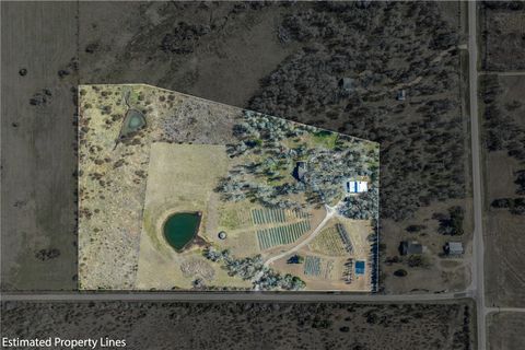 Photo of 2250 Dillard Road, Brenham, TX 77833 (MLS # 26001391)