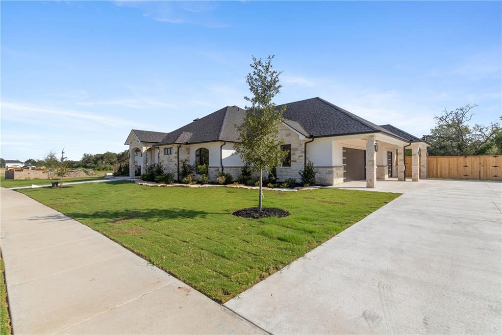 Photo of 4712 Foxglove Court, College Station, TX 77845 (MLS # 26009442)