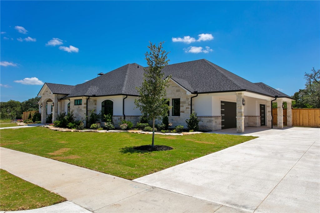 Photo of 4712 Foxglove Court, College Station, TX 77845 (MLS # 26009442)