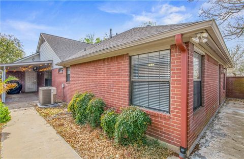 Tiny photo for 2022 Wilderland Circle, Bryan, TX 77807 (MLS # 26002738)
