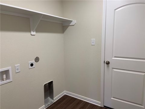 Tiny photo for 139 Bates Ct Ct, Huntsville, TX 77320 (MLS # 26004331)