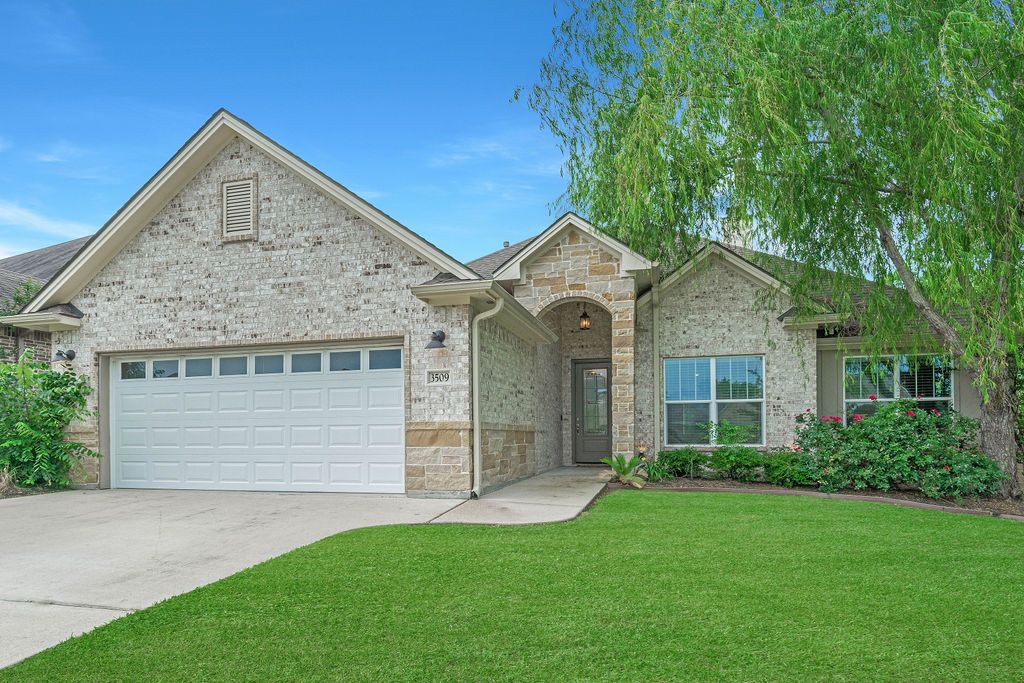 Photo of 3509 Dovecote Court, Bryan, TX 77808 (MLS # 26006242)
