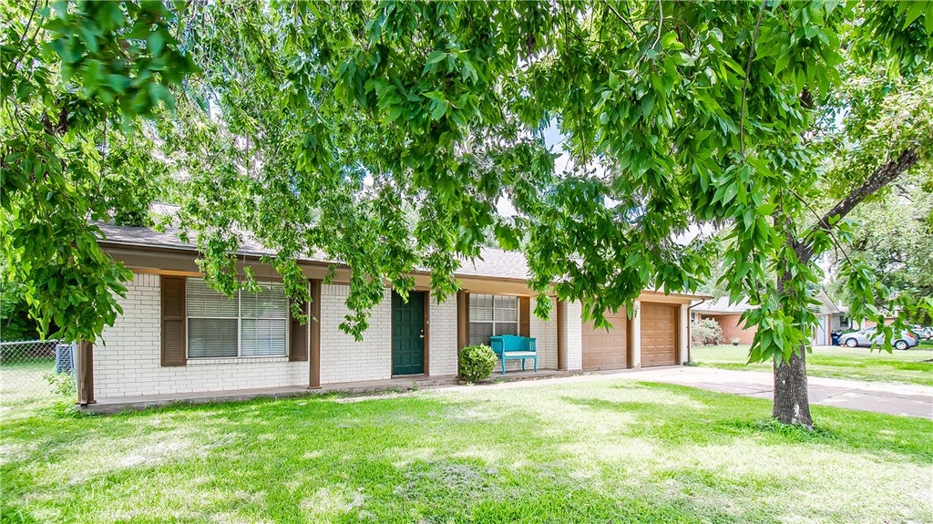 Photo of 1303 Village Drive, College Station, TX 77840 (MLS # 26011302)