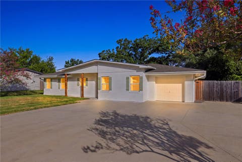 Tiny photo for 304 Dunn Street, Bryan, TX 77801 (MLS # 26010248)