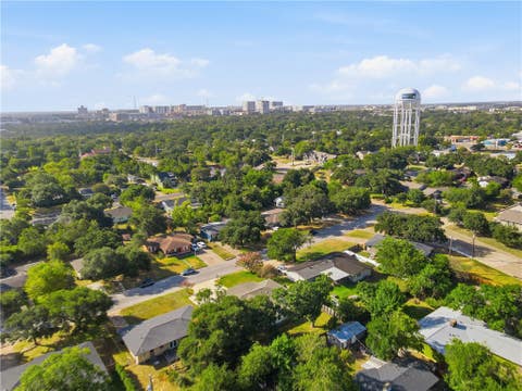 Tiny photo for 304 Dunn Street, Bryan, TX 77801 (MLS # 26010248)