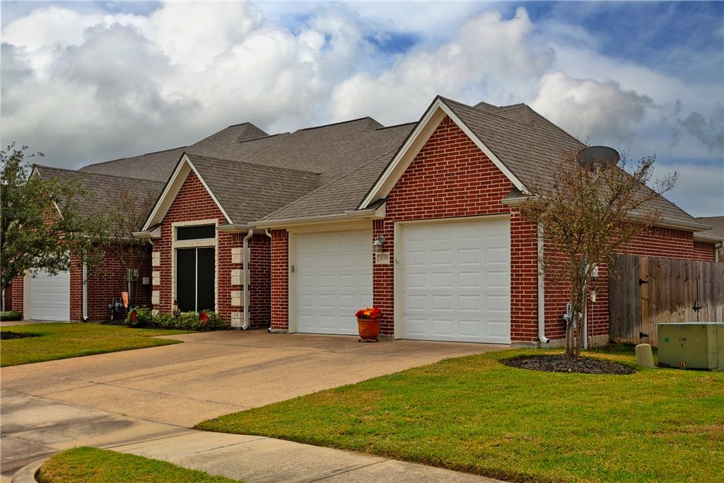 Photo of 3233 Peterson Way, Bryan, TX 77802 (MLS # 25012292)