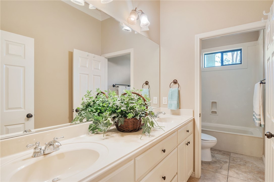 College Station, Texas 77845, United States, 4 Bedrooms Bedrooms, ,4 BathroomsBathrooms,Residential,Active,183075