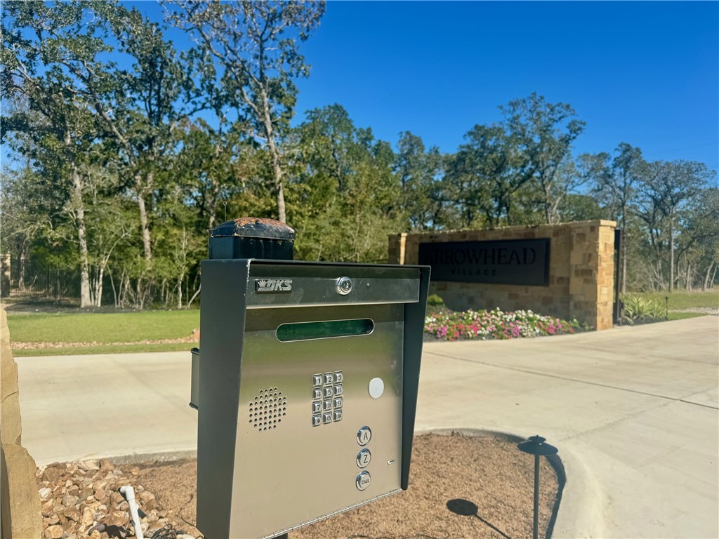 1366 Arrowhead Village Trail