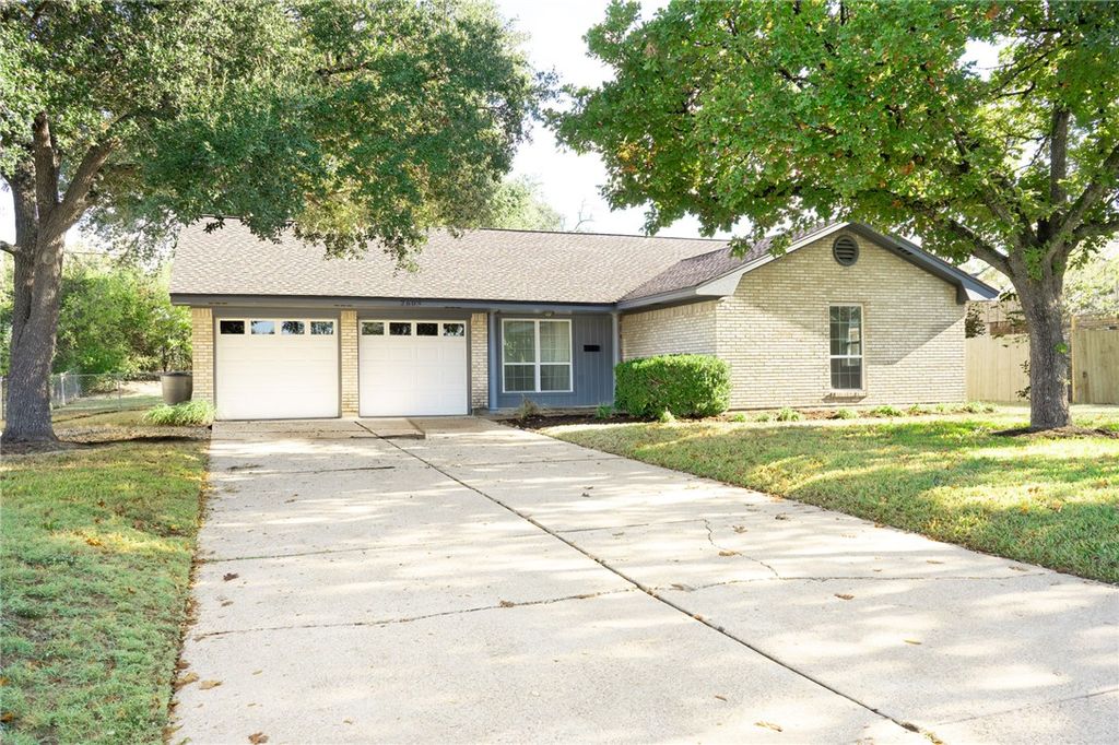 Photo of 2603 Carter Creek Parkway, Bryan, TX 77802 (MLS # 25012373)