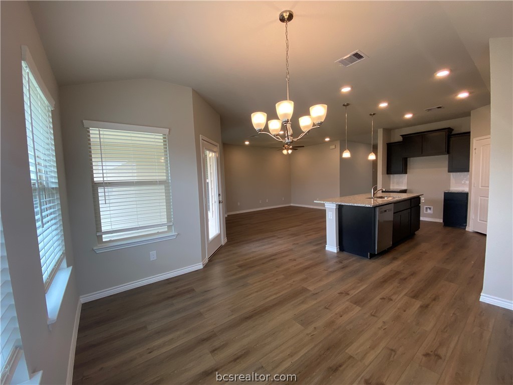 College Station, Texas 77845, United States, 4 Bedrooms Bedrooms, ,3 BathroomsBathrooms,Residential,Pending,58202