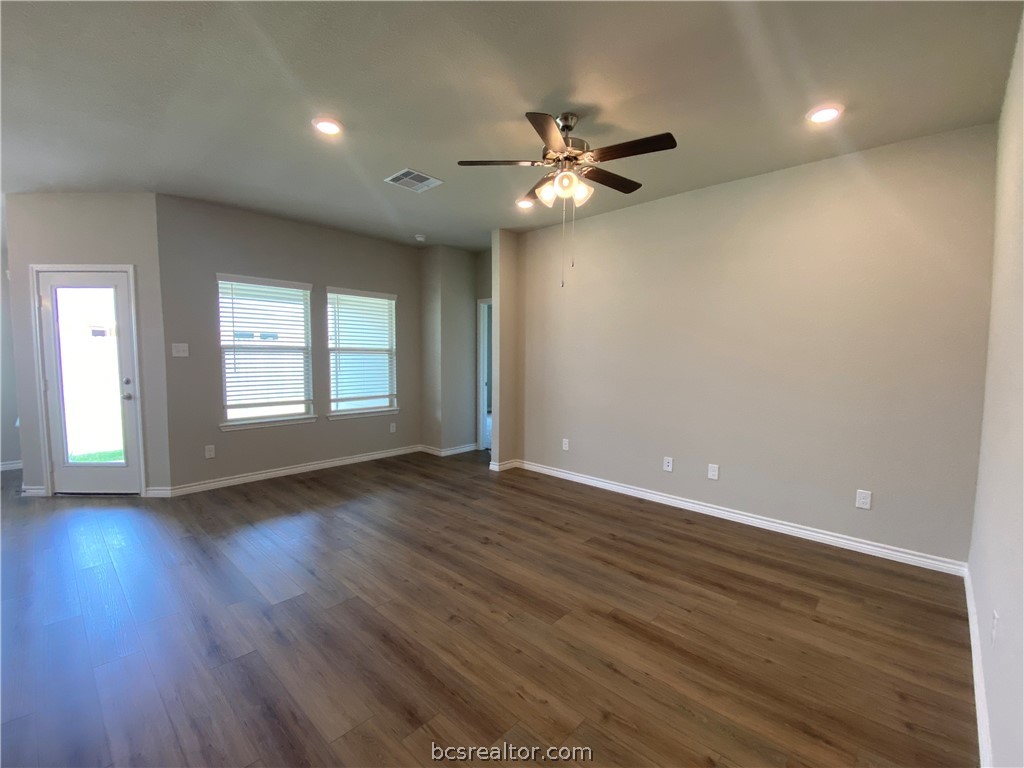 College Station, Texas 77845, United States, 4 Bedrooms Bedrooms, ,3 BathroomsBathrooms,Residential,Pending,58202