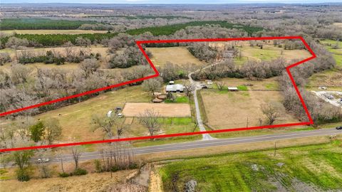 Tiny photo for 13588 N Us Highway 75, Buffalo, TX 75831 (MLS # 25013335)