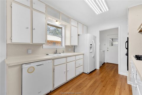 Tiny photo for 1211 King Arthur Circle, College Station, TX 77840 (MLS # 26002581)