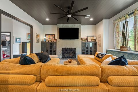 Tiny photo for 215 Woodforest Lane, Franklin, TX 77856 (MLS # 26004535)