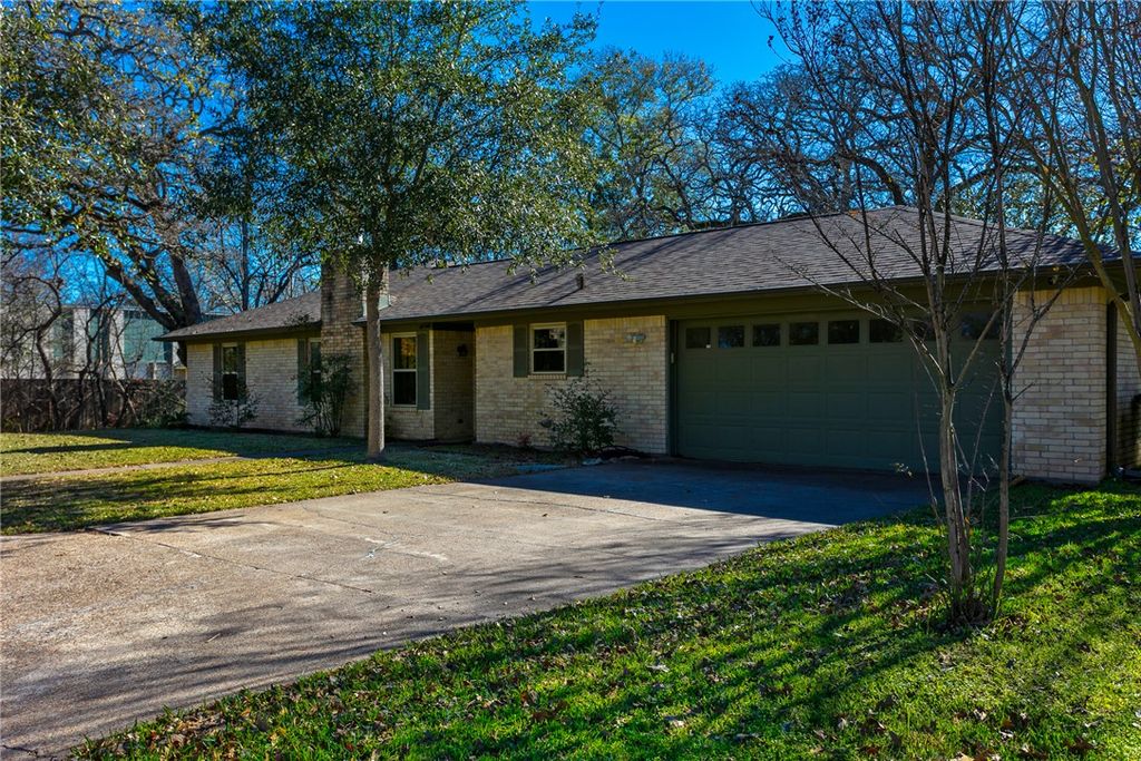 Photo of 1308 Hawk Tree Drive, College Station, TX 77845 (MLS # 26000815)