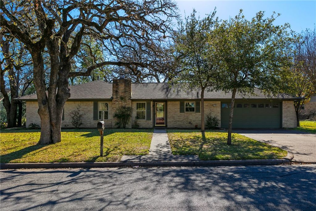 Photo of 1308 Hawk Tree Drive, College Station, TX 77845 (MLS # 26000815)