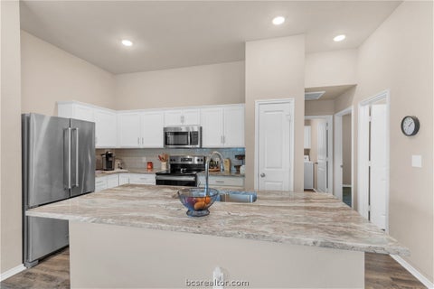 Tiny photo for 121 Dove Landing Court, Navasota, TX 77868 (MLS # 26007202)