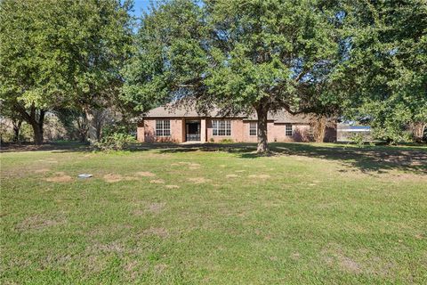 Tiny photo for 417 W Morgan Street, Franklin, TX 77856 (MLS # 25012796)