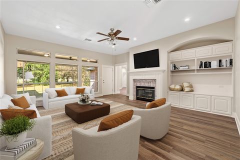 Tiny photo for 417 W Morgan Street, Franklin, TX 77856 (MLS # 25012796)