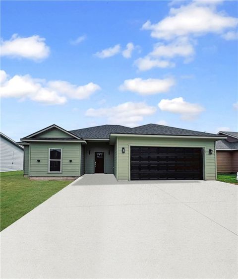 Photo of 411 N Wrangler Street, Franklin, TX 77856 (MLS # 25012906)