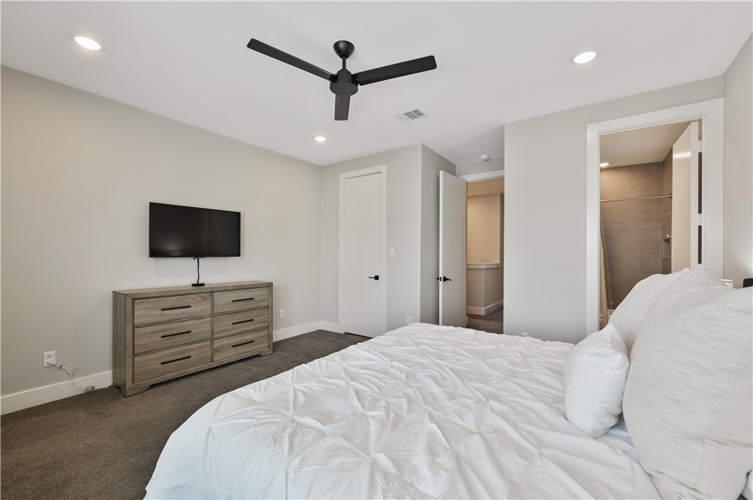 College Station, Texas 77840, United States, 4 Bedrooms Bedrooms, ,5 BathroomsBathrooms,Residential,Active,86088