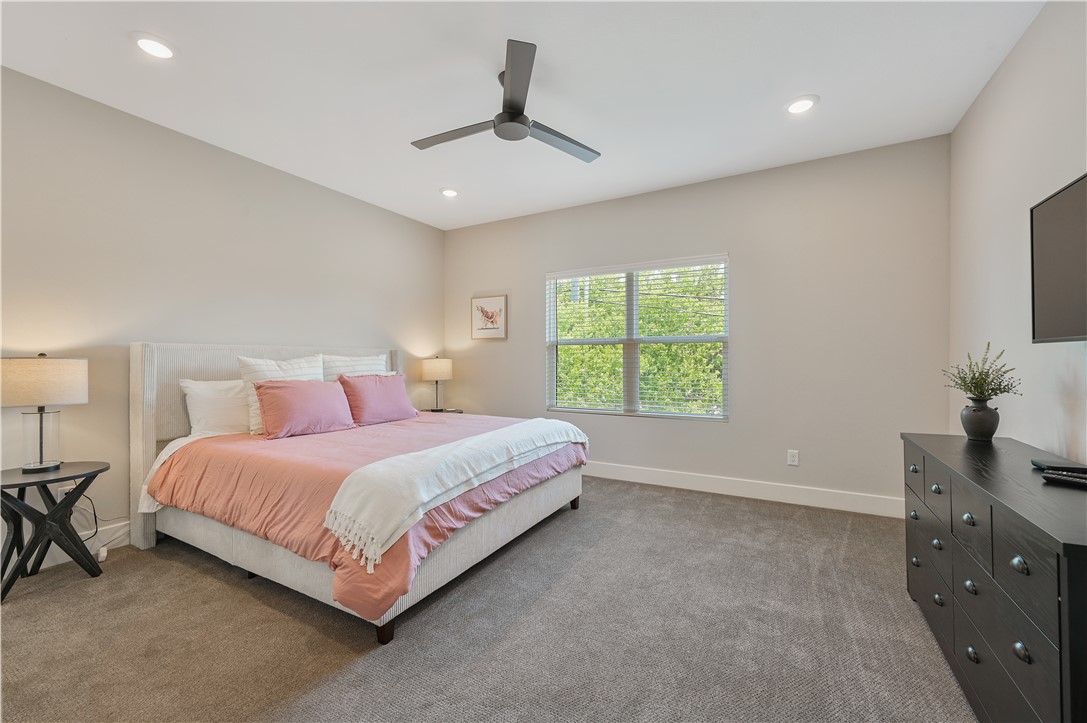 College Station, Texas 77840, United States, 4 Bedrooms Bedrooms, ,5 BathroomsBathrooms,Residential,Active,86088