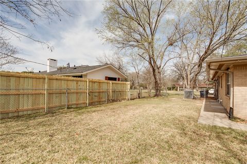 Tiny photo for 2118 Wayside Drive, Bryan, TX 77802 (MLS # 26002265)