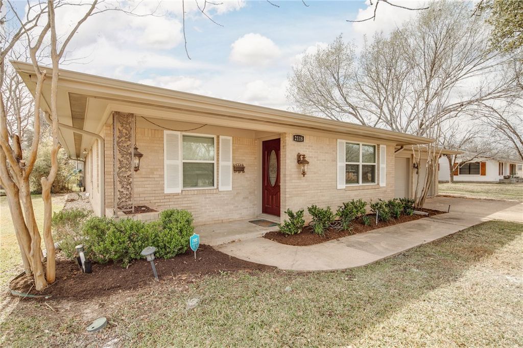 Photo of 2118 Wayside Drive, Bryan, TX 77802 (MLS # 26002265)