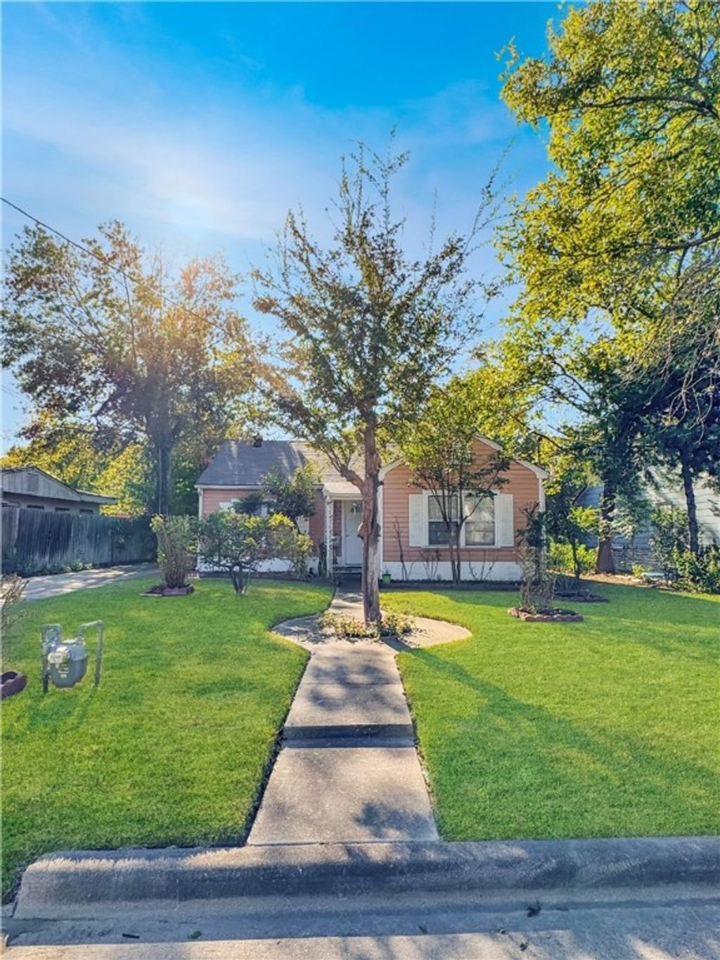 Photo of 203 Dellwood Street, Bryan, TX 77801 (MLS # 25011224)