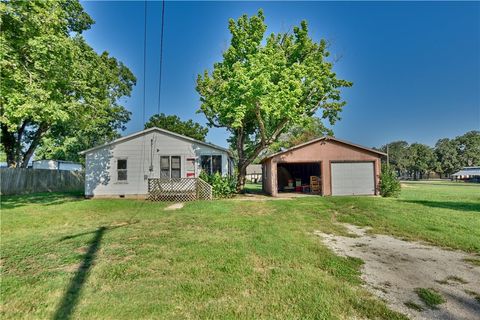 Tiny photo for 510 N Dallas Street, Bremond, TX 76629 (MLS # 26001930)