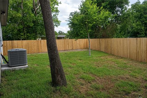 Tiny photo for 911 Harlem Lane, Bryan, TX 77803 (MLS # 26009156)