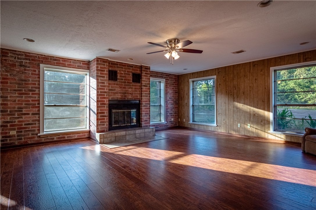 1213 Lakeland Loop