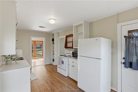 Tiny photo for 806 Enfield Street, Bryan, TX 77802 (MLS # 26002657)