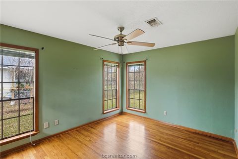 Tiny photo for 806 Enfield Street, Bryan, TX 77802 (MLS # 26002657)