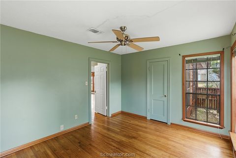 Tiny photo for 806 Enfield Street, Bryan, TX 77802 (MLS # 26002657)