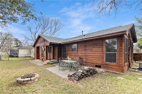 Tiny photo for 806 Enfield Street, Bryan, TX 77802 (MLS # 26002657)